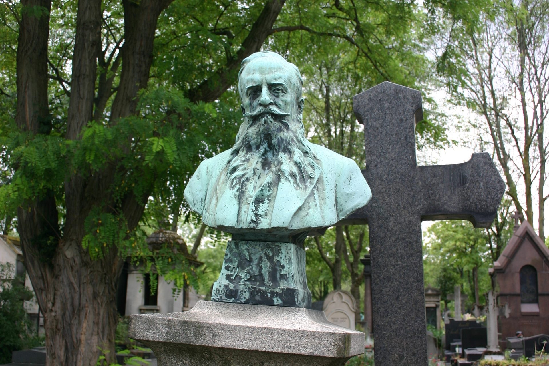 Gustave%20Le%20Bon%27s%20tomb%2C%20Pere%20Lachaise%20Cemetery%2C%20Paris%20-%2002.JPG